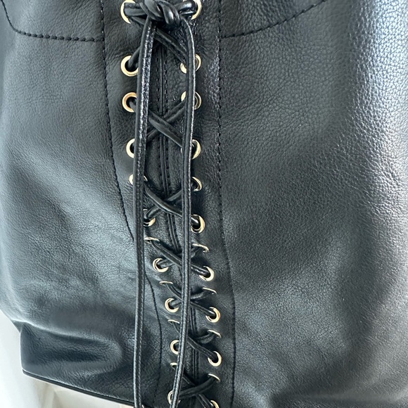 Stuart Weitzman Black Leather Lace-Up Shoulder Bag - Picture 3 of 10